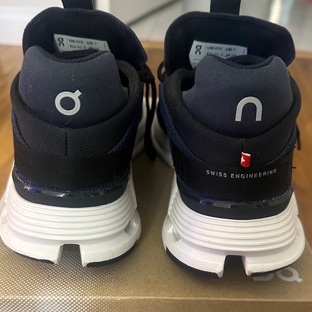 On Running CloudNova Navy and White Sneakers Women’s 9 - Picture 2 of 5
